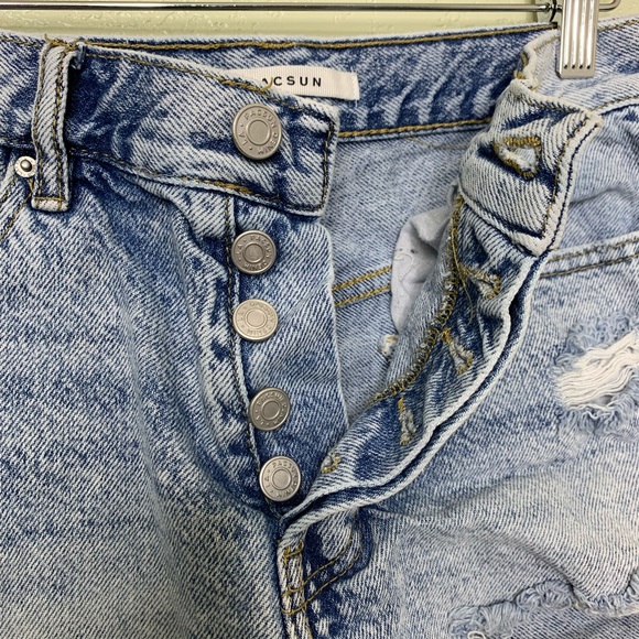 Pacsun Light Wash Vintage High Rise Distressed Denim Shorts Size 25 - Picture 3 of 9